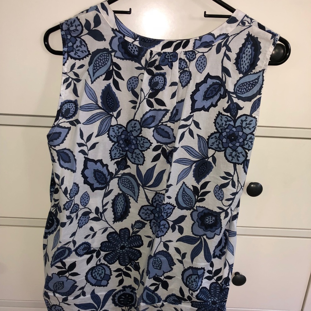 Light Patterned Tank Top - Picture 2 of 2